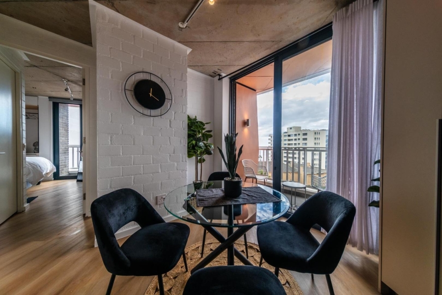2 Bedroom Property for Sale in Sea Point Western Cape